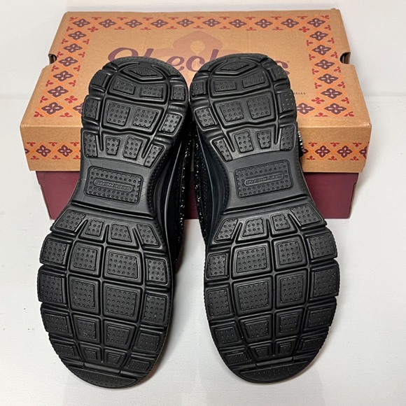 Skechers Full Bloom Easy Going Water-Repellent Suede Clogs - Picture 7 of 7